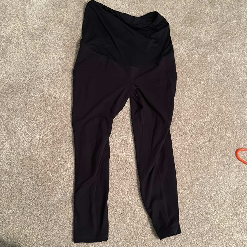 Isabel over belly active maternity leggings size large black